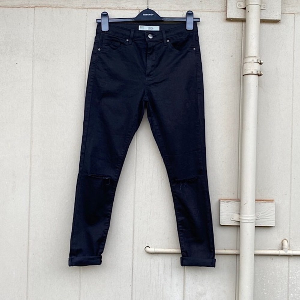 NWOT Topshop “Leigh” Denim Mid-rise Distressed Jeans